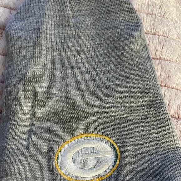 Winter hat - Picture 3 of 5